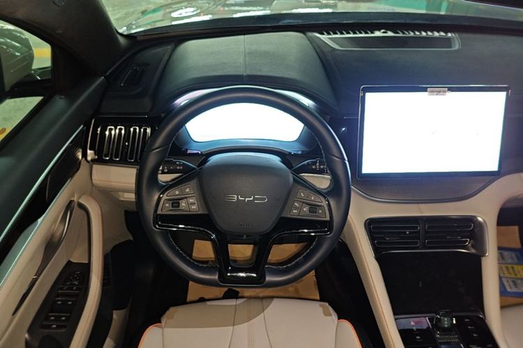 Used BYD Song PLUS New Energy 2023 Champion Edition DM-i 110KM Flagship Model Steering Wheel