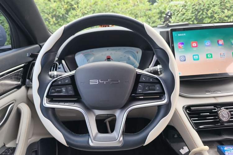 Used BYD Song PLUS New Energy 2023 Champion Edition DM-i 150KM Flagship PLUS Steering Wheel