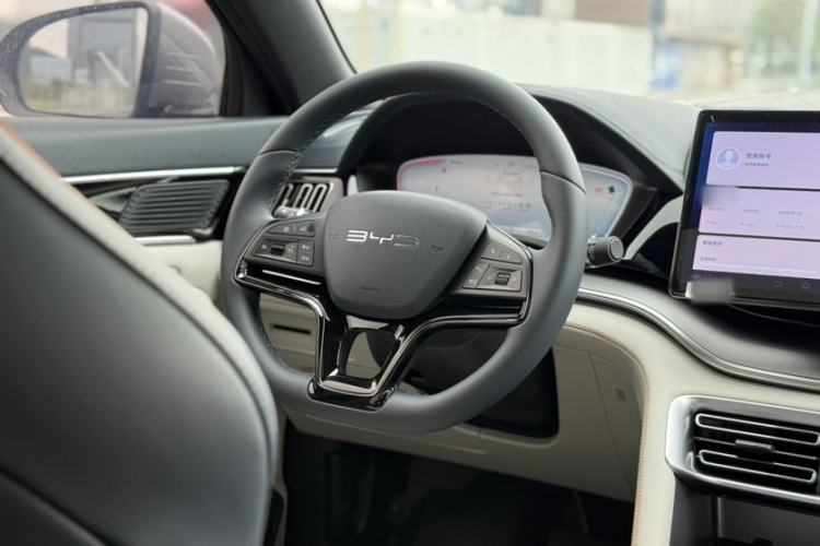 Used BYD Song PLUS New Energy 2023 Champion Edition DM-i 110KM Flagship Model Steering Wheel