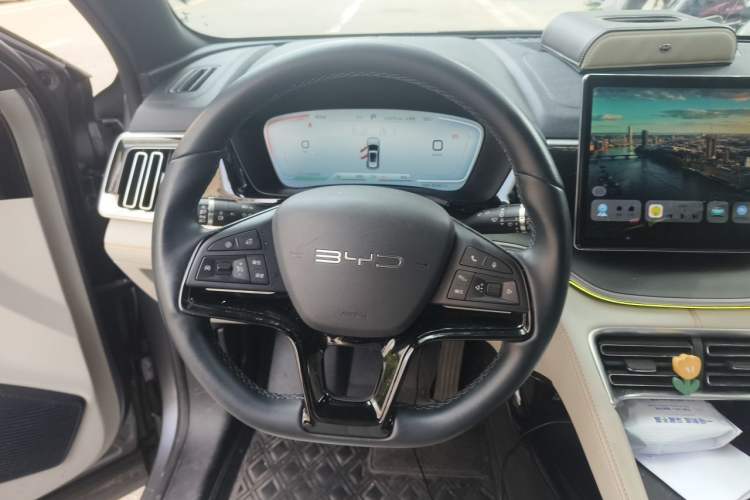 Used BYD Song PLUS New Energy 2023 Champion Edition DM-i 110KM Flagship Model Steering Wheel