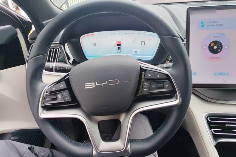 Used BYD Song PLUS New Energy 2023 Champion Edition EV 605KM Flagship PLUS Steering Wheel