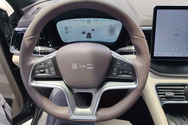 Used BYD Song PLUS New Energy 2023 Champion Edition EV 520KM Flagship Model Steering Wheel