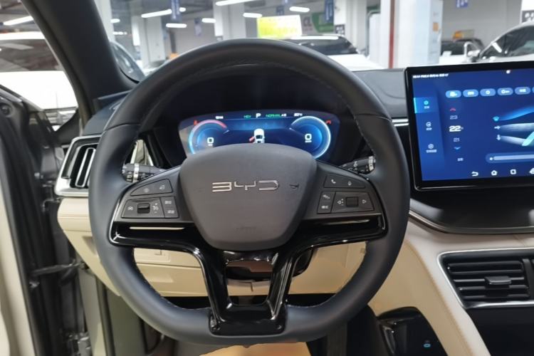 Used BYD Song PLUS New Energy 2023 Champion Edition DM-i 110KM Flagship Model Steering Wheel