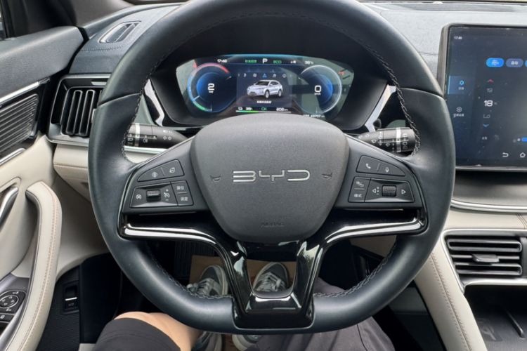 Used BYD Song PLUS New Energy 2023 Champion Edition EV 520KM Prestige Model Steering Wheel