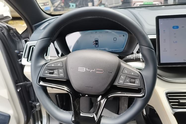 Used BYD Song PLUS New Energy 2023 Champion Edition DM-i 110KM Flagship Model Steering Wheel
