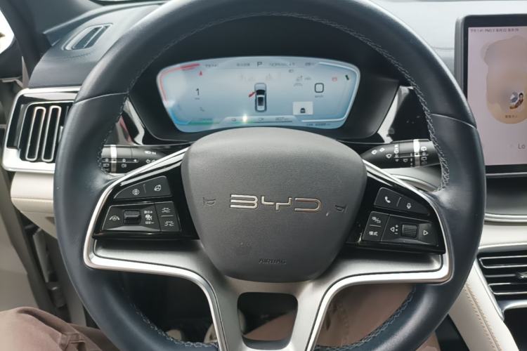 Used BYD Song PLUS New Energy 2023 Champion Edition EV 520KM Flagship Model Steering Wheel