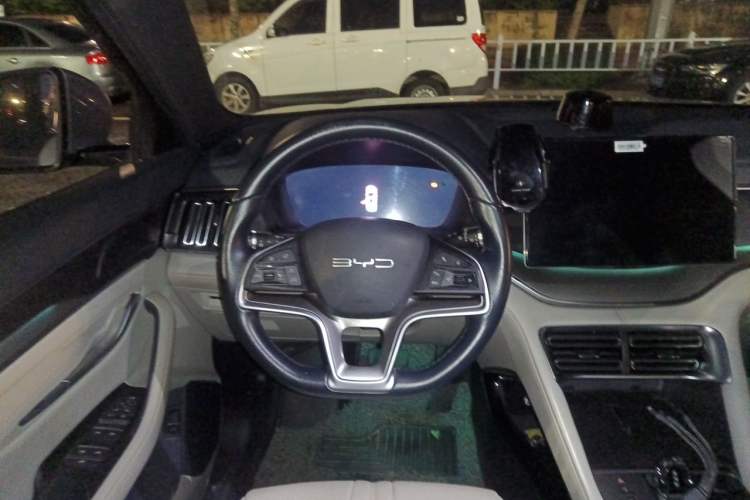 Used BYD Song PLUS New Energy 2023 Champion Edition DM-i 110KM Flagship PLUS Steering Wheel