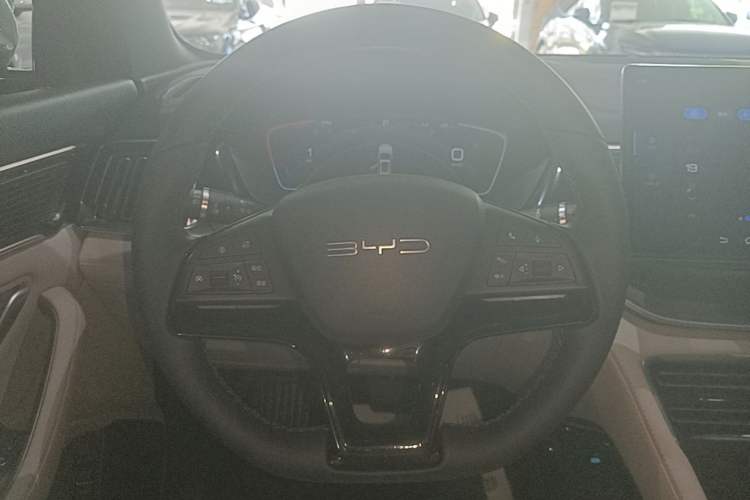 Used BYD Song PLUS New Energy 2023 Champion Edition EV 520KM Prestige Model Steering Wheel