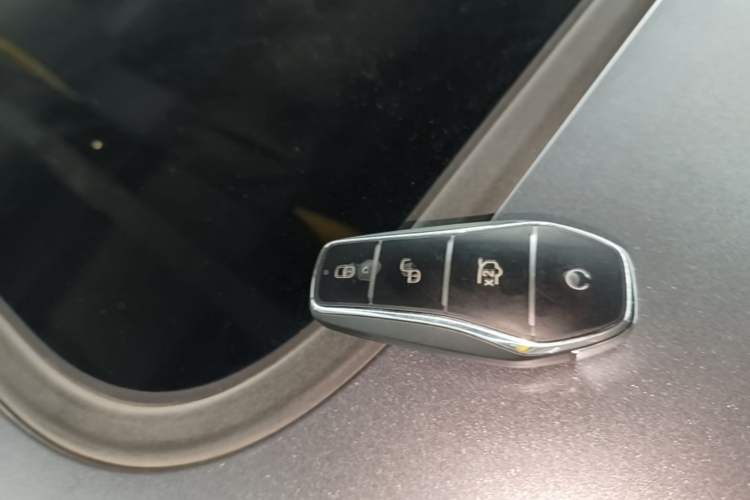 Used BYD Song PLUS New Energy 2023 Champion Edition DM-i 110KM Flagship Model Vehicle Key