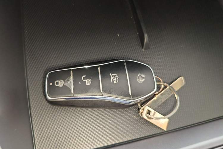 Used BYD Song PLUS New Energy 2023 Champion Edition DM-i 110KM Flagship PLUS Vehicle Key