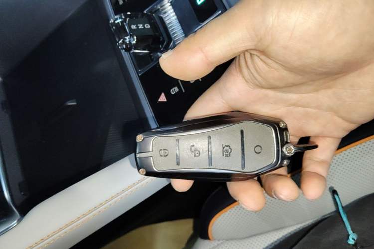 Used BYD Song PLUS New Energy 2023 Champion Edition DM-i 110KM Flagship PLUS Vehicle Key