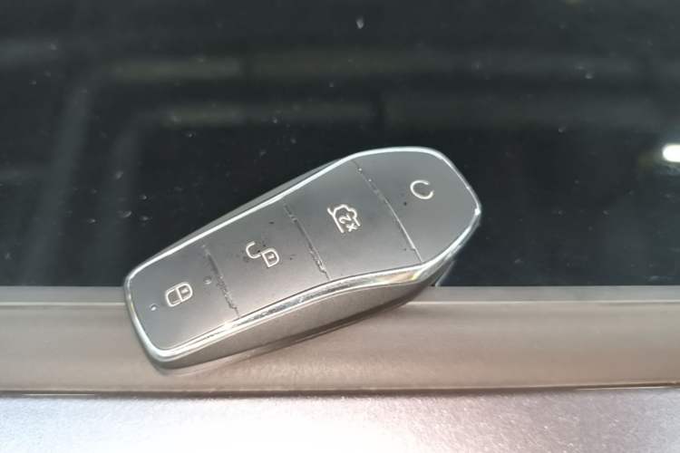 Used BYD Song PLUS New Energy 2023 Champion Edition DM-i 110KM Flagship PLUS Vehicle Key