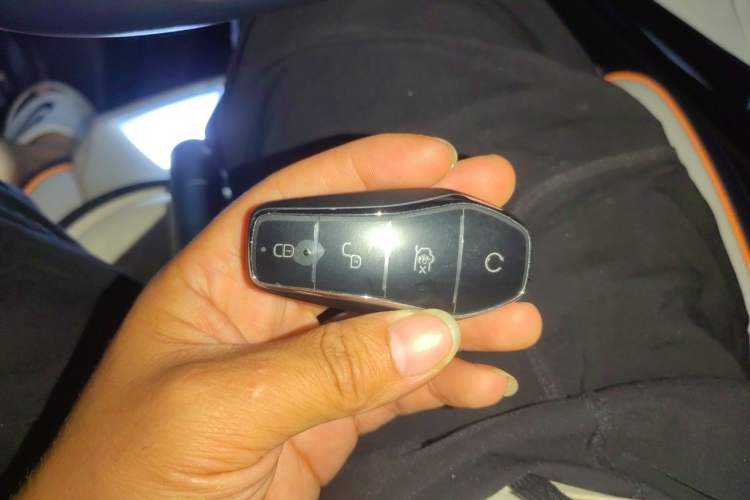 Used BYD Song PLUS New Energy 2023 Champion Edition EV 520KM Prestige Model Vehicle Key