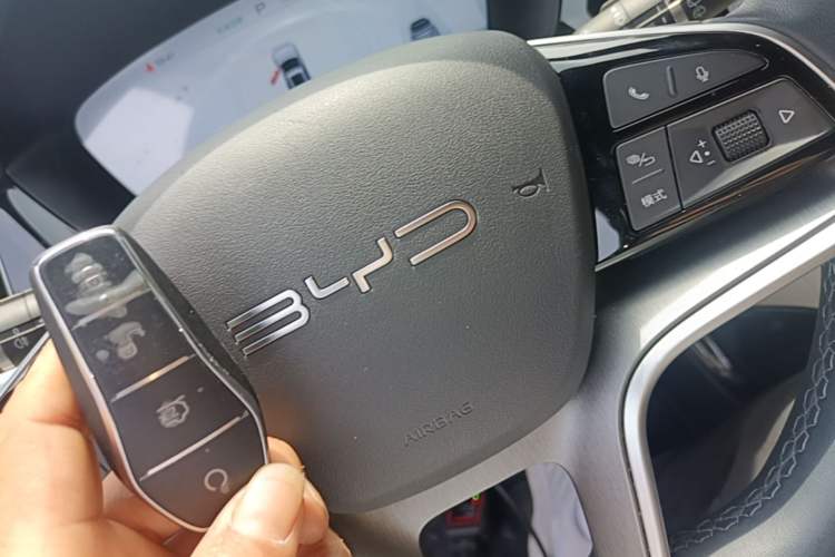 Used BYD Song PLUS New Energy 2023 Champion Edition EV 605KM Flagship PLUS Vehicle Key