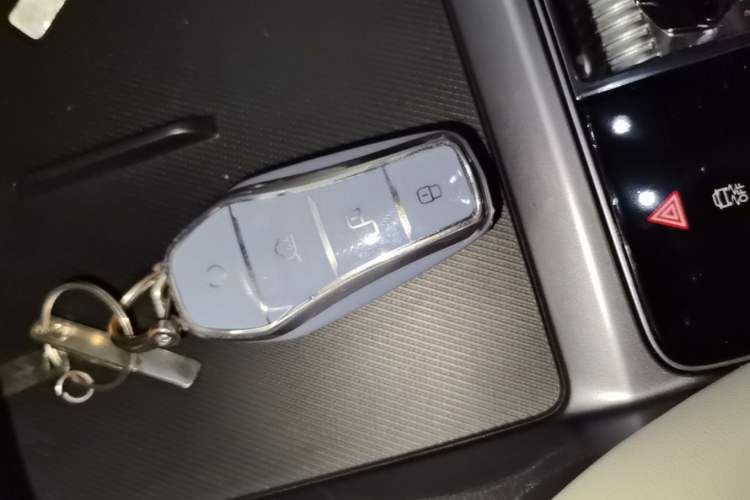 Used BYD Song PLUS New Energy 2023 Champion Edition DM-i 110KM Flagship PLUS Vehicle Key