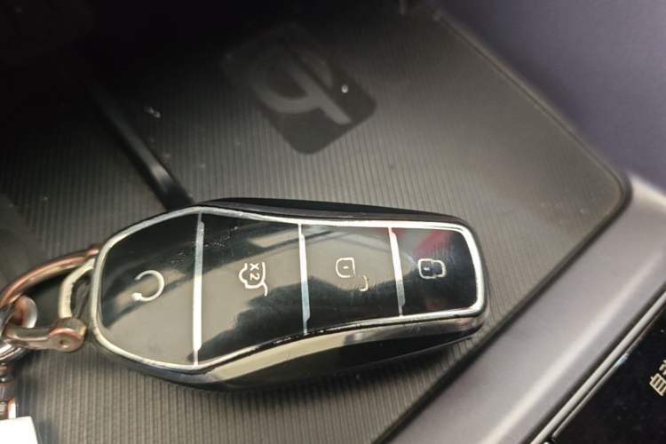 Used BYD Song PLUS New Energy 2023 Champion Edition EV 520KM Prestige Model Vehicle Key