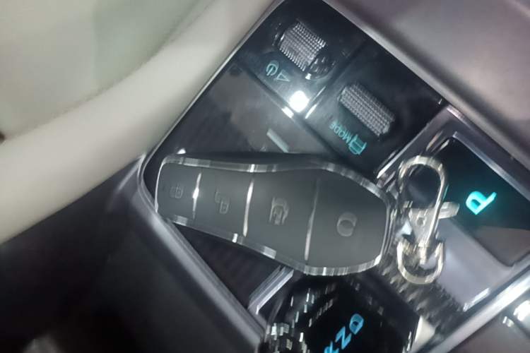 Used BYD Song PLUS New Energy 2023 Champion Edition DM-i 110KM Flagship PLUS Vehicle Key