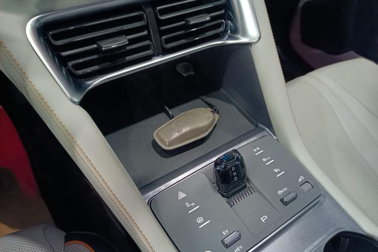 Used BYD Song PLUS New Energy 2023 Champion Edition DM-i 110KM Flagship PLUS Vehicle Key