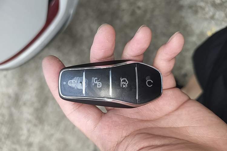 Used BYD Song PLUS New Energy 2023 Champion Edition EV 520KM Flagship Model Vehicle Key