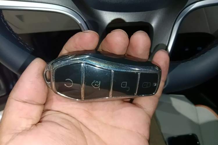 Used BYD Song PLUS New Energy 2023 Champion Edition DM-i 110KM Flagship PLUS Vehicle Key