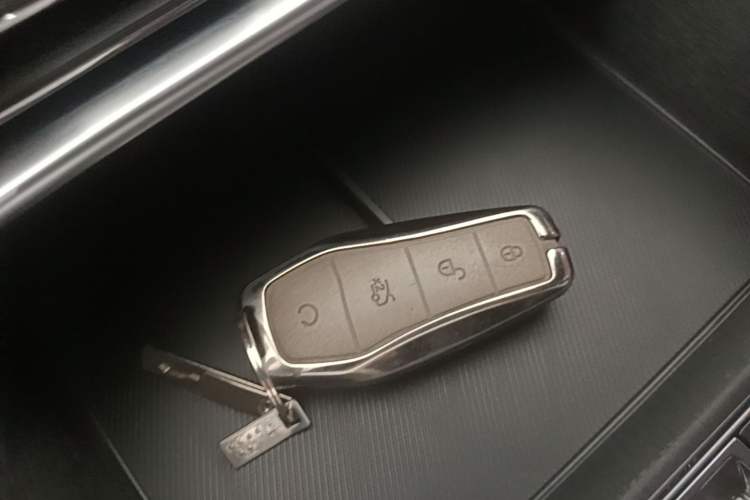 Used BYD Song PLUS New Energy 2023 Champion Edition EV 520KM Luxury Model Vehicle Key