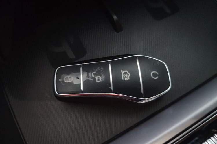 Used BYD Song PLUS New Energy 2023 Champion Edition DM-i 150KM Flagship PLUS Vehicle Key