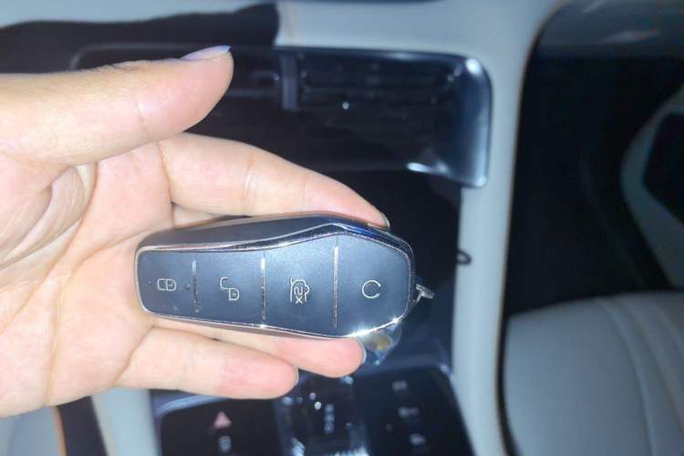 Used BYD Song PLUS New Energy 2023 Champion Edition DM-i 110KM Flagship PLUS Vehicle Key