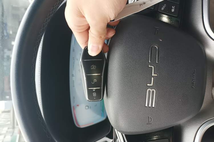 Used BYD Song PLUS New Energy 2023 Champion Edition EV 520KM Flagship Model Vehicle Key