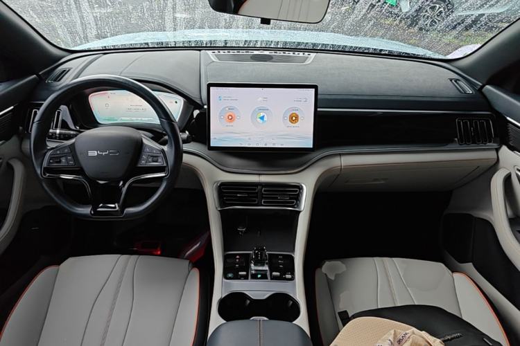 Used BYD Song PLUS New Energy 2023 Champion Edition DM-i 110KM Flagship Model Center Console