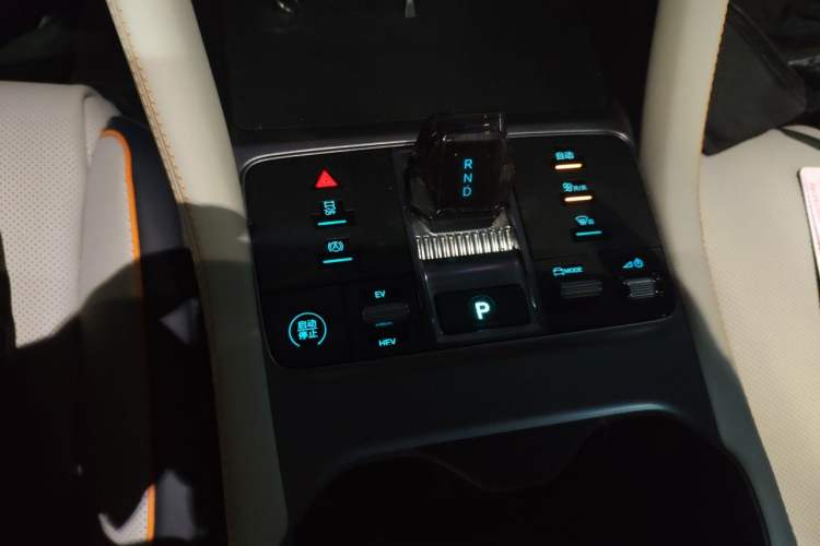 Used BYD Song PLUS New Energy 2023 Champion Edition DM-i 110KM Flagship PLUS Gear Lever