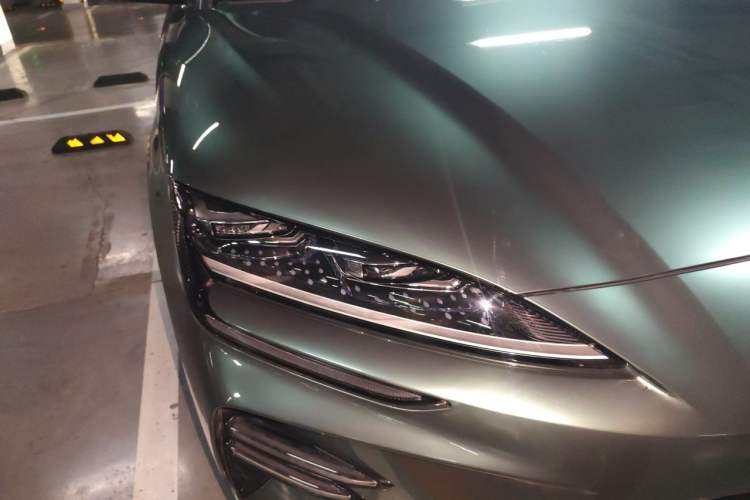 Used BYD Song PLUS New Energy 2023 Champion Edition DM-i 110KM Flagship PLUS Right Front Headlight