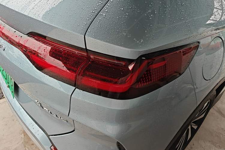 Used BYD Song PLUS New Energy 2023 Champion Edition DM-i 110KM Flagship Model Right Rear Taillight