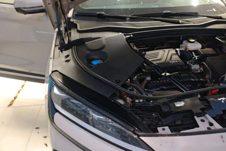 Used BYD Song PLUS New Energy 2023 Champion Edition DM-i 110KM Flagship Model Engine Bay Right