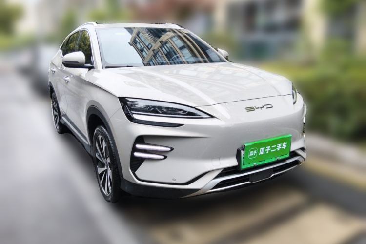 Used BYD Song PLUS New Energy 2023 Champion Edition EV 520KM Luxury Model Front Right 45 Deg