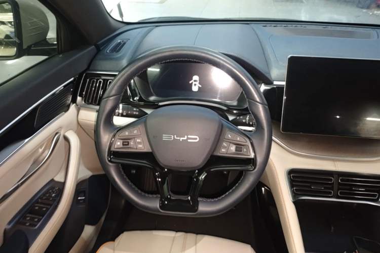 Used BYD Song PLUS New Energy 2023 Champion Edition DM-i 110KM Flagship Model Steering Wheel