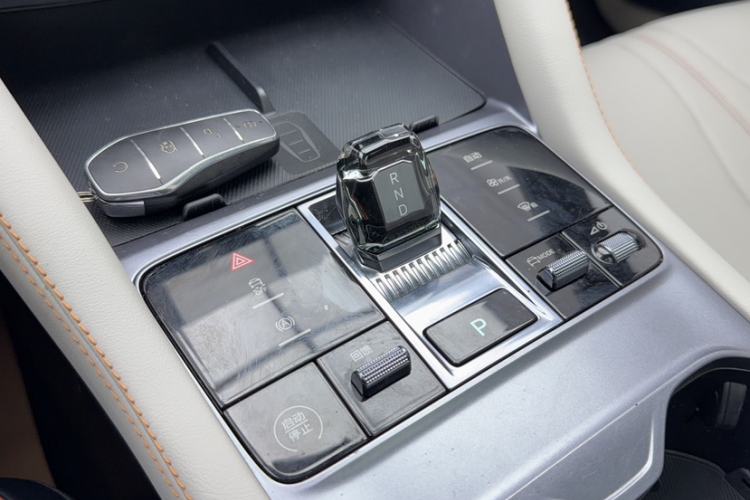Used BYD Song PLUS New Energy 2023 Champion Edition EV 520KM Luxury Model Gear Lever