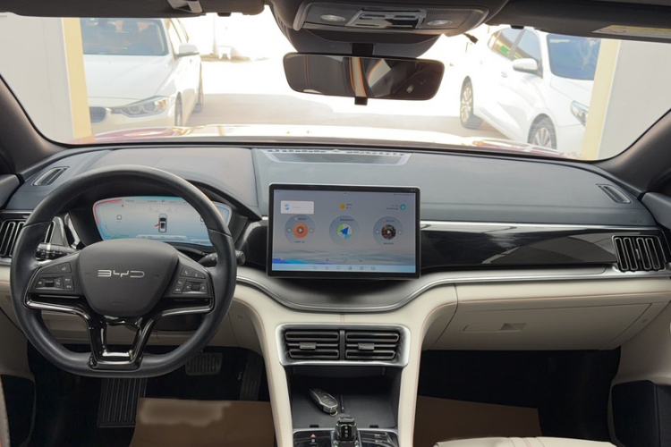 Used BYD Song PLUS New Energy 2023 Champion Edition EV 520KM Luxury Model Interior 12