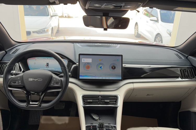 Used BYD Song PLUS New Energy 2023 Champion Edition EV 520KM Luxury Model Interior 2