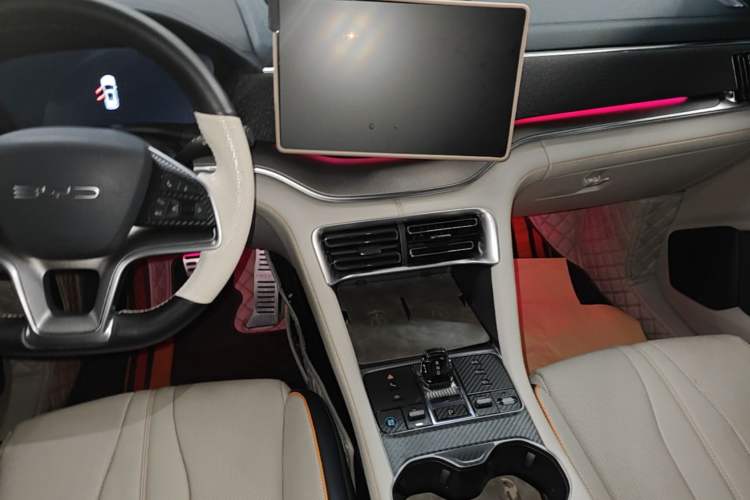 Used BYD Song PLUS New Energy 2023 Champion Edition DM-i 150KM Flagship PLUS Audio And AC Panel