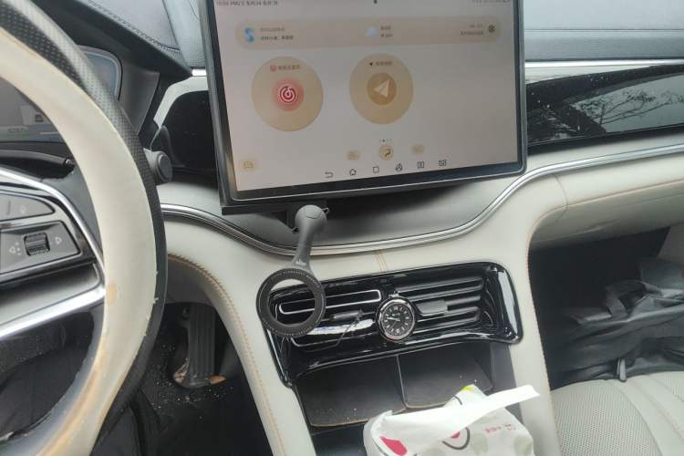 Used BYD Song PLUS New Energy 2023 Champion Edition DM-i 110KM Flagship PLUS Audio And AC Panel