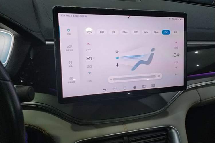 Used BYD Song PLUS New Energy 2023 Champion Edition DM-i 110KM Flagship PLUS Audio And AC Panel