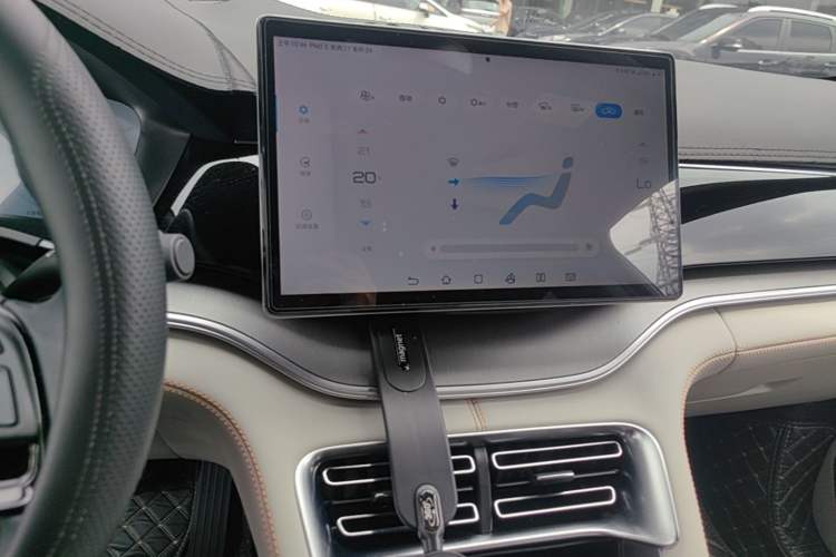 Used BYD Song PLUS New Energy 2023 Champion Edition DM-i 110KM Flagship PLUS Audio And AC Panel
