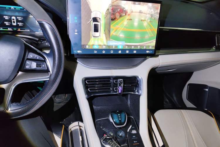 Used BYD Song PLUS New Energy 2023 Champion Edition DM-i 150KM Flagship PLUS Audio And AC Panel