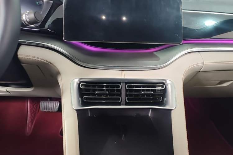Used BYD Song PLUS New Energy 2023 Champion Edition DM-i 110KM Flagship PLUS Audio And AC Panel