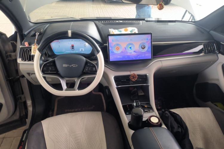 Used BYD Song PLUS New Energy 2023 Champion Edition DM-i 110KM Flagship PLUS Center Console