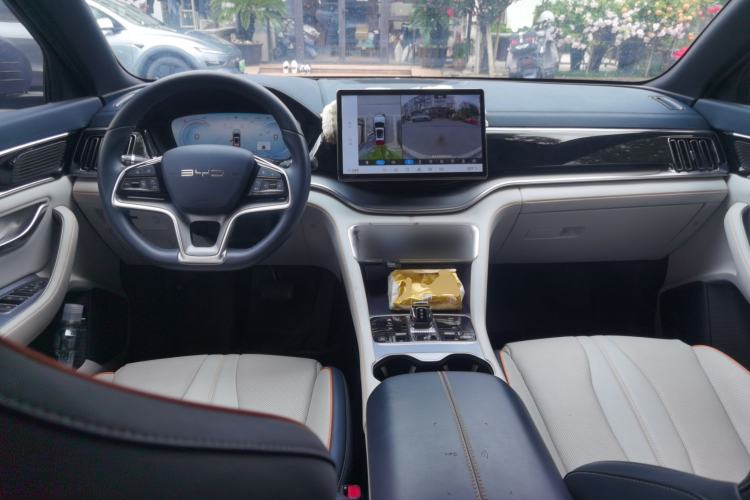 Used BYD Song PLUS New Energy 2023 Champion Edition DM-i 150KM Flagship PLUS Center Console