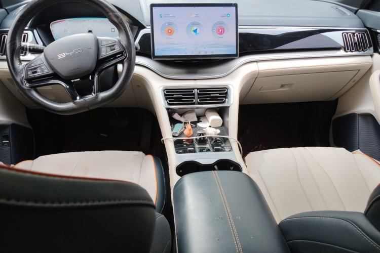 Used BYD Song PLUS New Energy 2023 Champion Edition EV 520KM Prestige Model Center Console