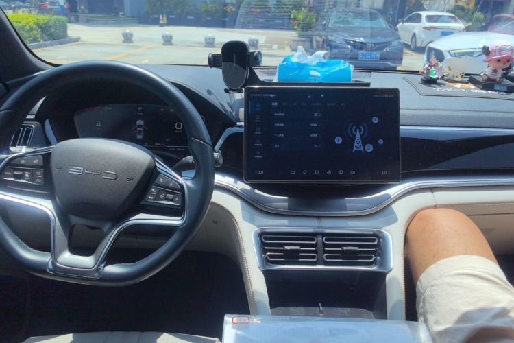 Used BYD Song PLUS New Energy 2023 Champion Edition DM-i 150KM Flagship PLUS Center Console