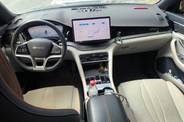 Used BYD Song PLUS New Energy 2023 Champion Edition DM-i 110KM Flagship PLUS Center Console