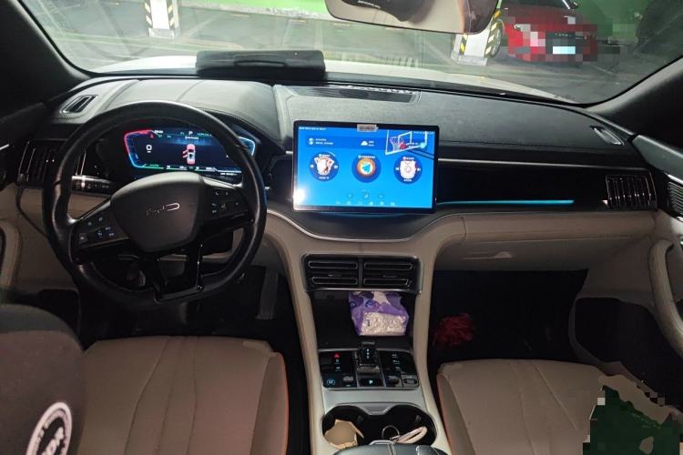 Used BYD Song PLUS New Energy 2023 Champion Edition DM-i 110KM Flagship Model Center Console